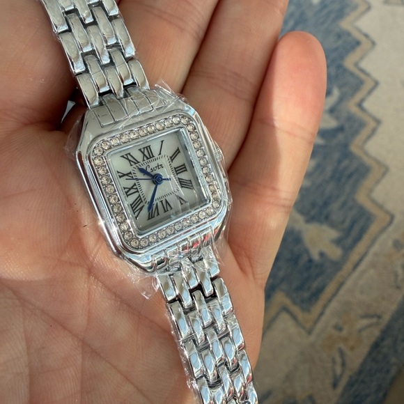 Classic Silver Stainless Steel Crystal Watch with Roman Numerals main image 4